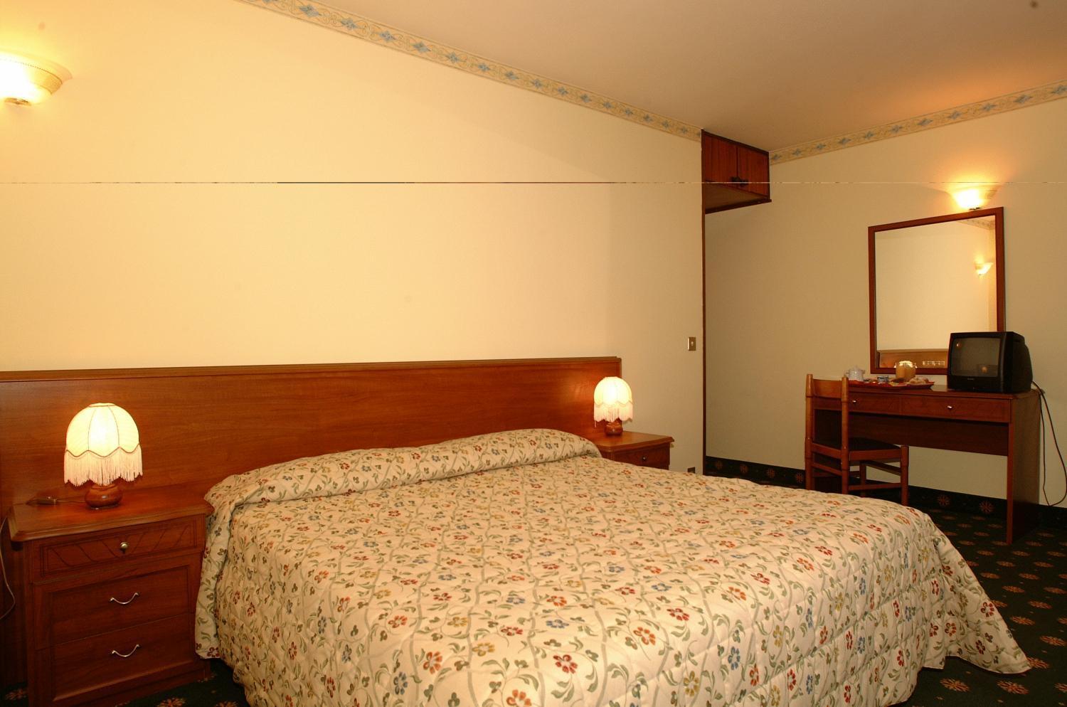 Hotel Biancaneve Sestriere Exterior photo