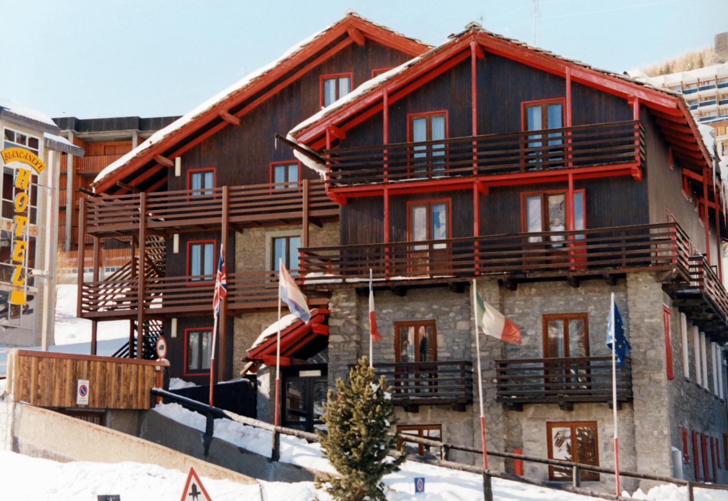 Hotel Biancaneve Sestriere Exterior photo